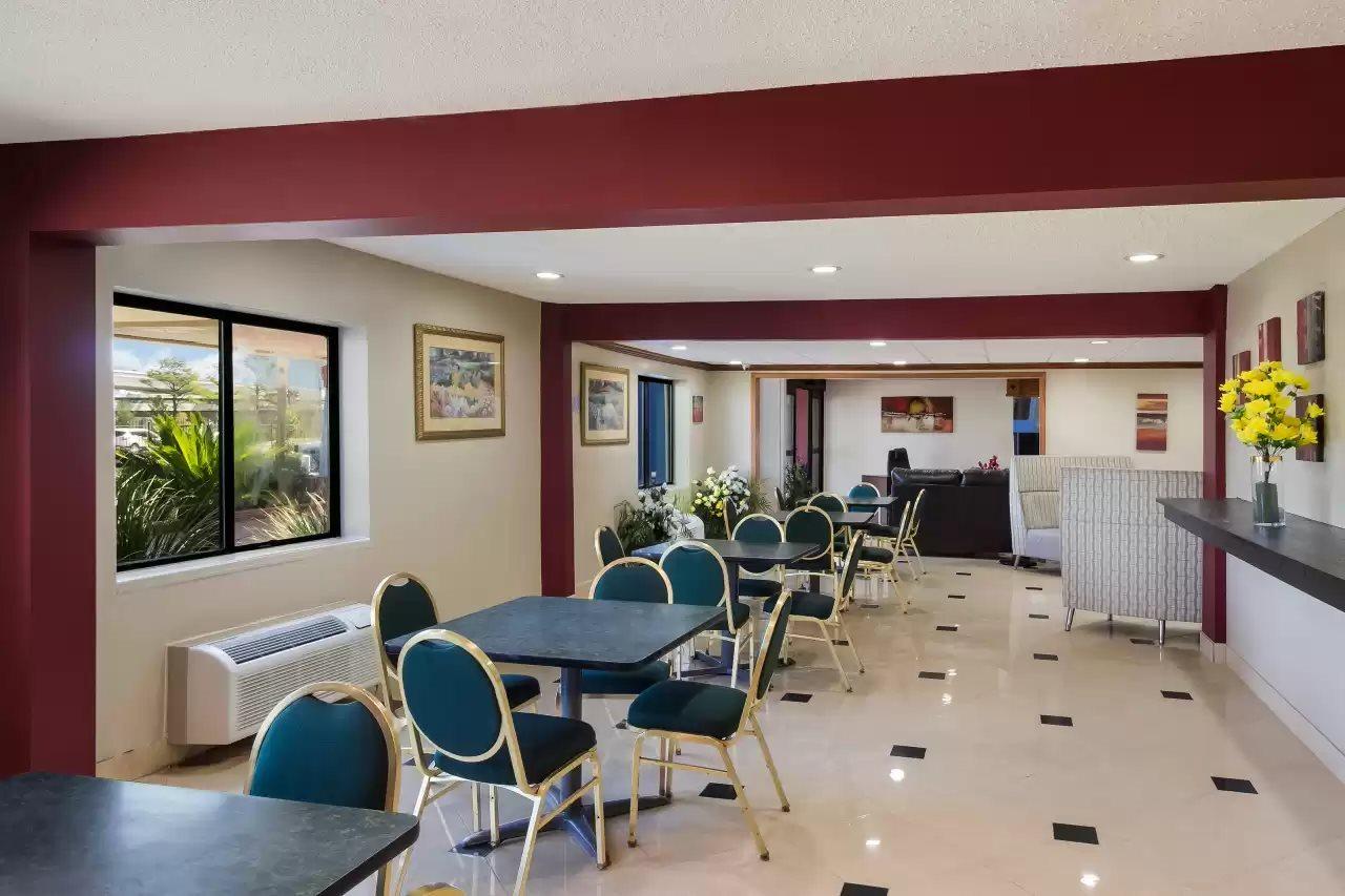 Oyo Townhouse Airport North Houston