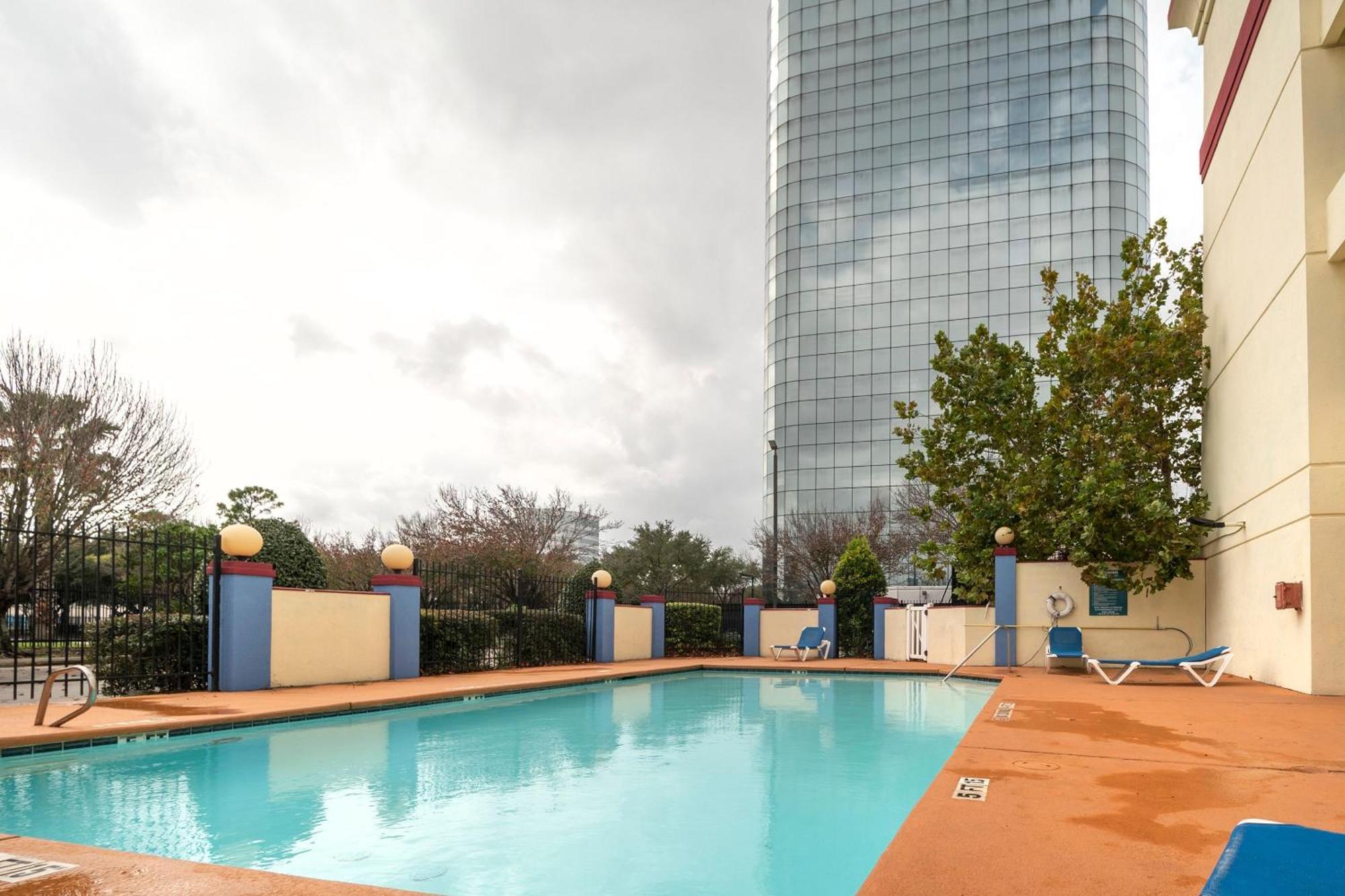 Hotel Oyo Townhouse Airport North 2*