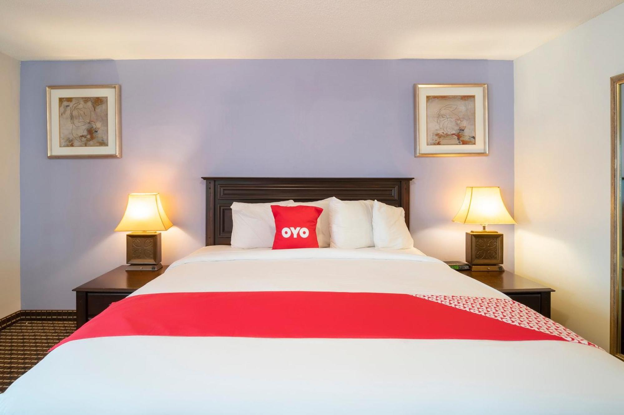Oyo Townhouse Airport North 2*